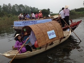 Southern delta’s floating market in Hanoi - ảnh 2